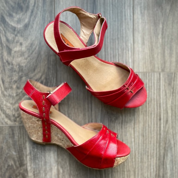 Miz Mooz Shoes - MIZ MOOZ Yogi Sandal